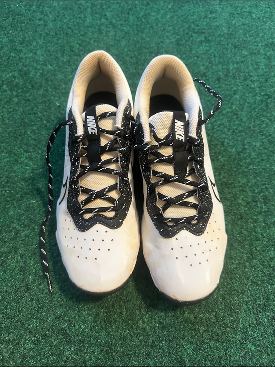 Nike Other - Nike White and Black Low-Top cleats
